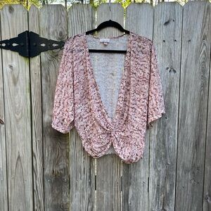 Willow Root Pink Print Short Sleeve Twist Blouse size Small